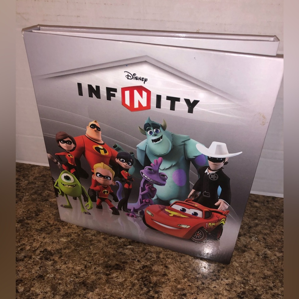 Disney Infinity Power Disc Lot With Portfolio Book 17 Total Hulk 2.0 Power Discs
